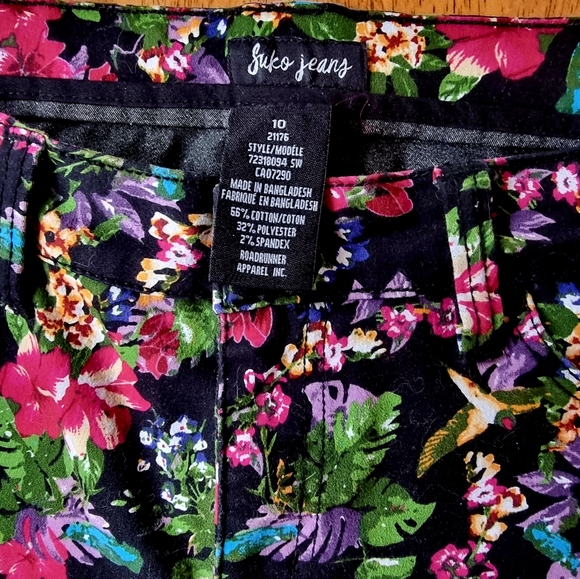 Floral Suko Jeans ๐๐ธ - Picture 8 of 8